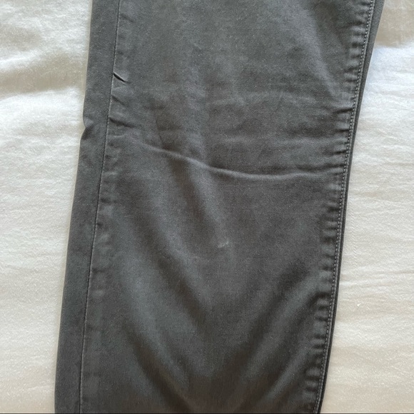 J Brand Kane Slim Jeans in a Size 30 - Picture 4 of 11